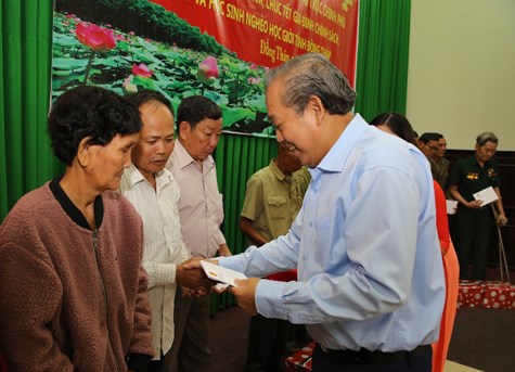Phó Thủ tướng thăm, chúc Tết tại tỉnh Đồng Tháp - ảnh 1